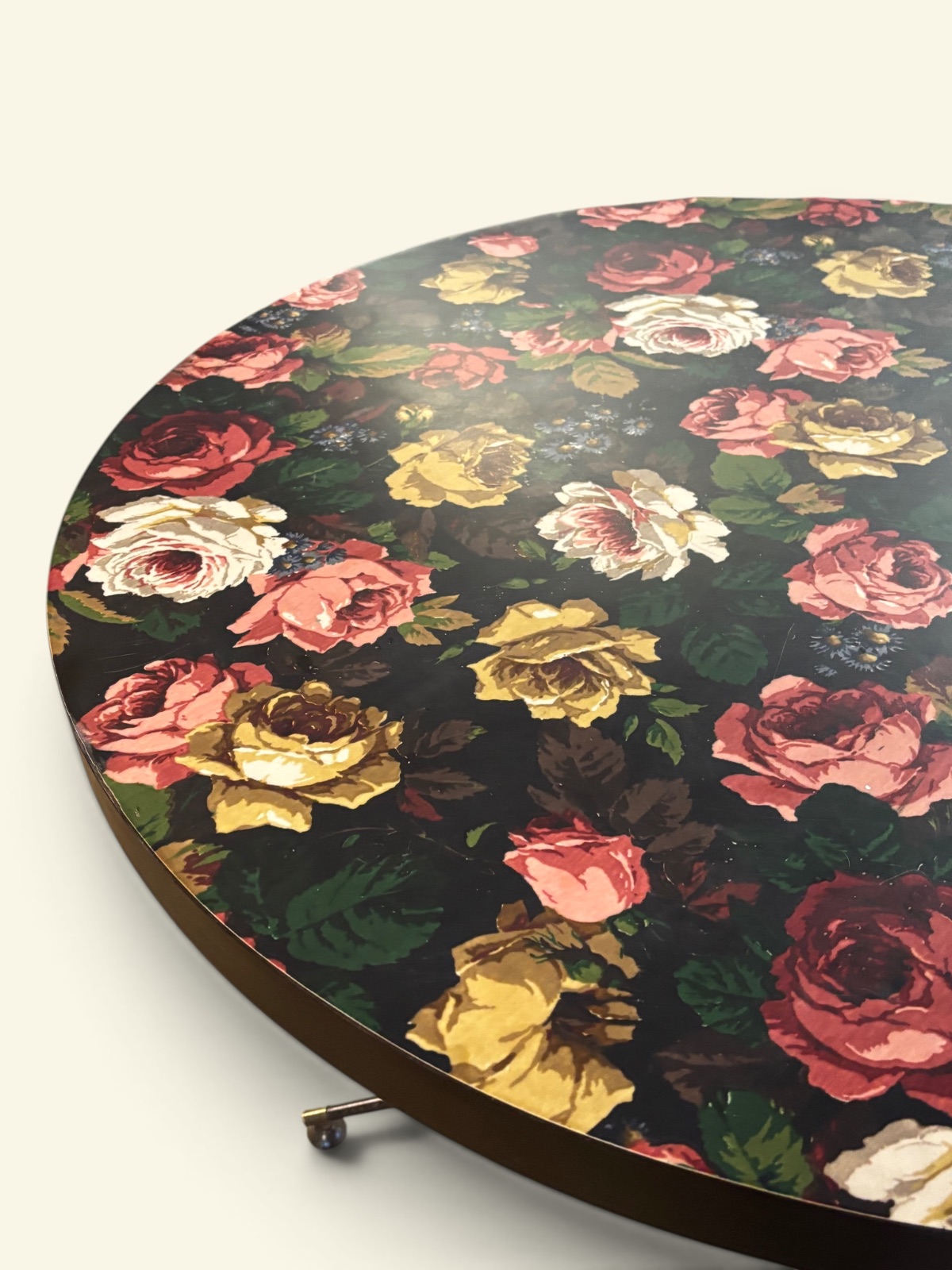 1970's floral design circular table