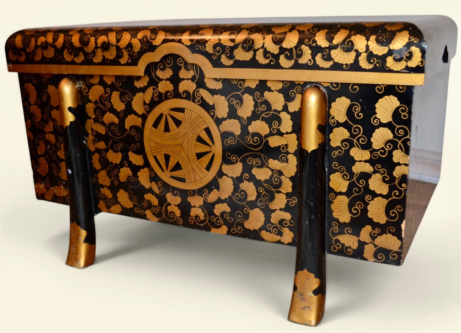 Japanese Style Lacquered lidded box