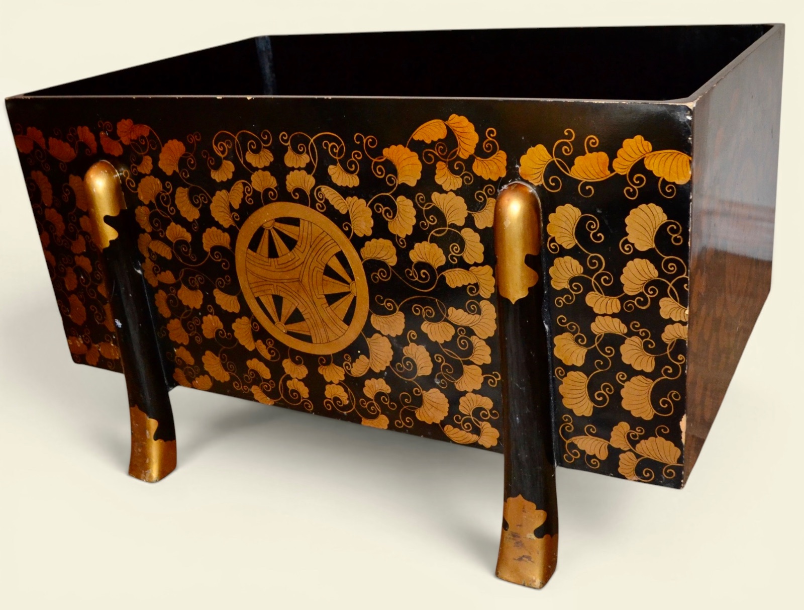 Japanese Style Lacquered lidded box