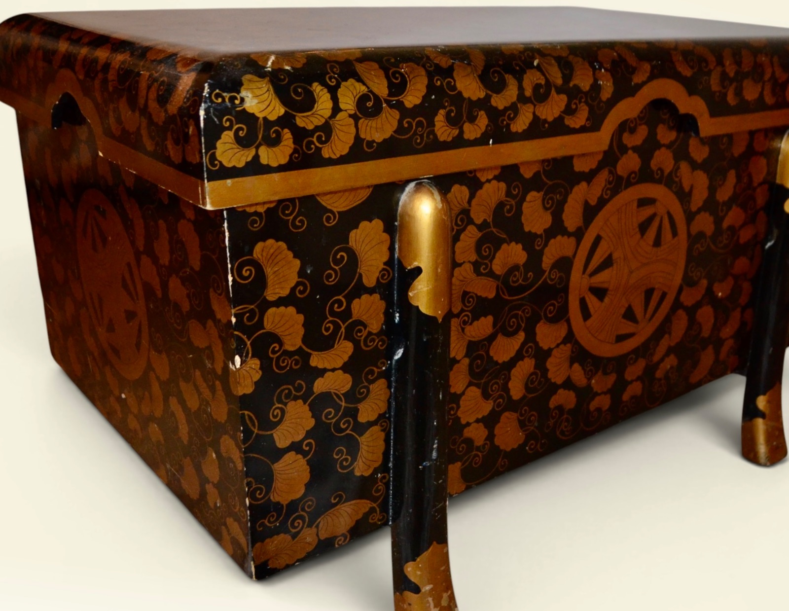 Japanese Style Lacquered lidded box