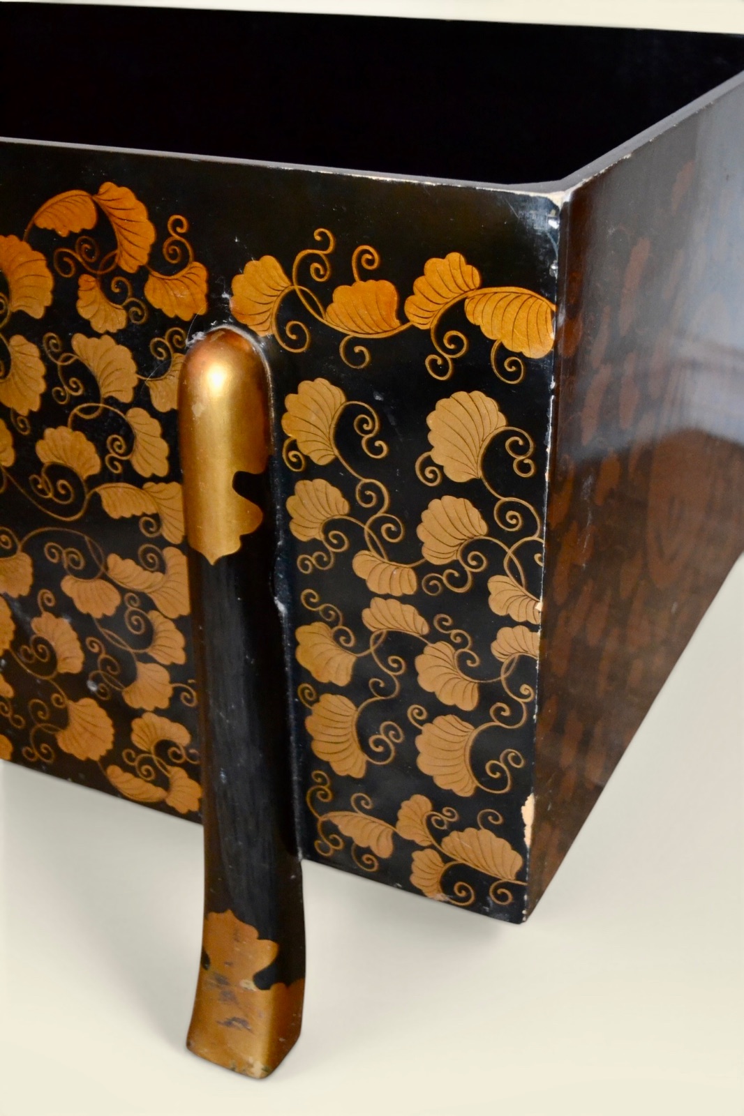 Japanese Style Lacquered lidded box